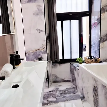 Apartment Lumineux - Climatise - *